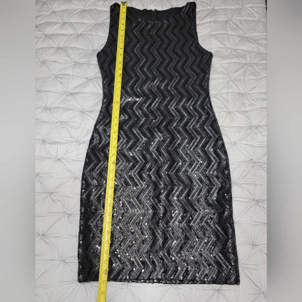 Alice +Olivia Black Sequin Chevron Dress w/Back Detail Women's Sz 8 - Picture 10 of 14